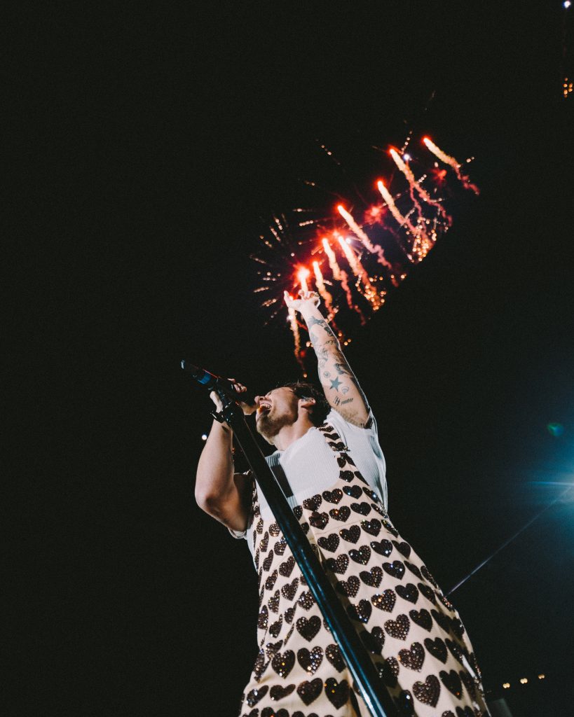 Harry Styles’ live show is, as it always has been, a celebration of love, connection, and absolute bangers Harry Styles’ live show is, as it always has been, a celebration of love, connection, and absolute bangers