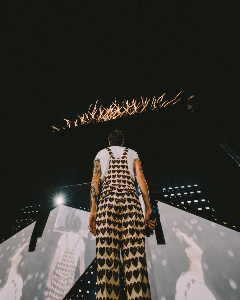 Harry Styles’ live show is, as it always has been, a celebration of love, connection, and absolute bangers Harry Styles’ live show is, as it always has been, a celebration of love, connection, and absolute bangers