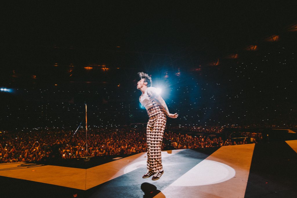 Harry Styles’ live show is, as it always has been, a celebration of love, connection, and absolute bangers Harry Styles’ live show is, as it always has been, a celebration of love, connection, and absolute bangers