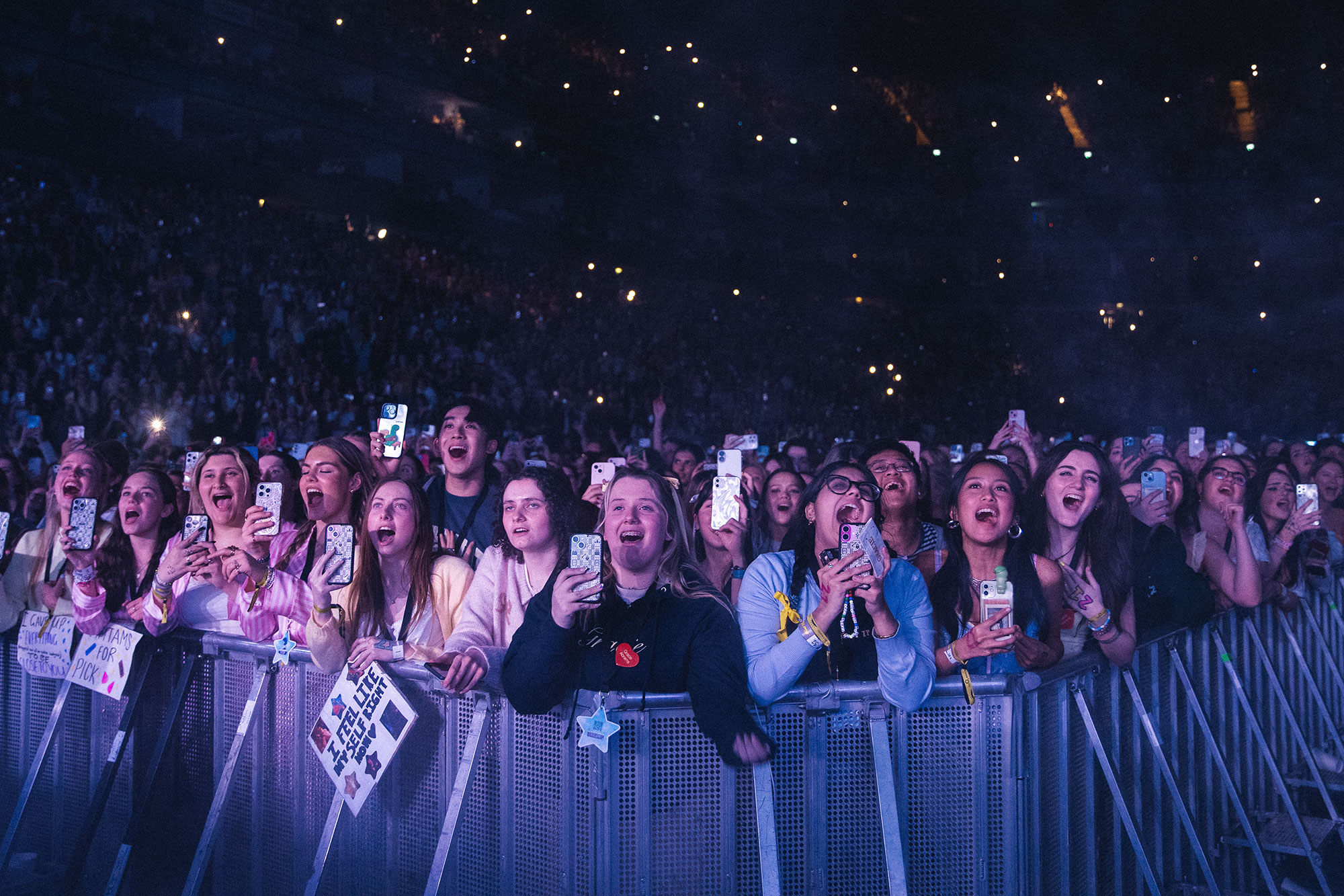 Gracie Abrams' delicate, heartfelt pop packs out The O2 in London Gracie Abrams' delicate, heartfelt pop packs out The O2 in London