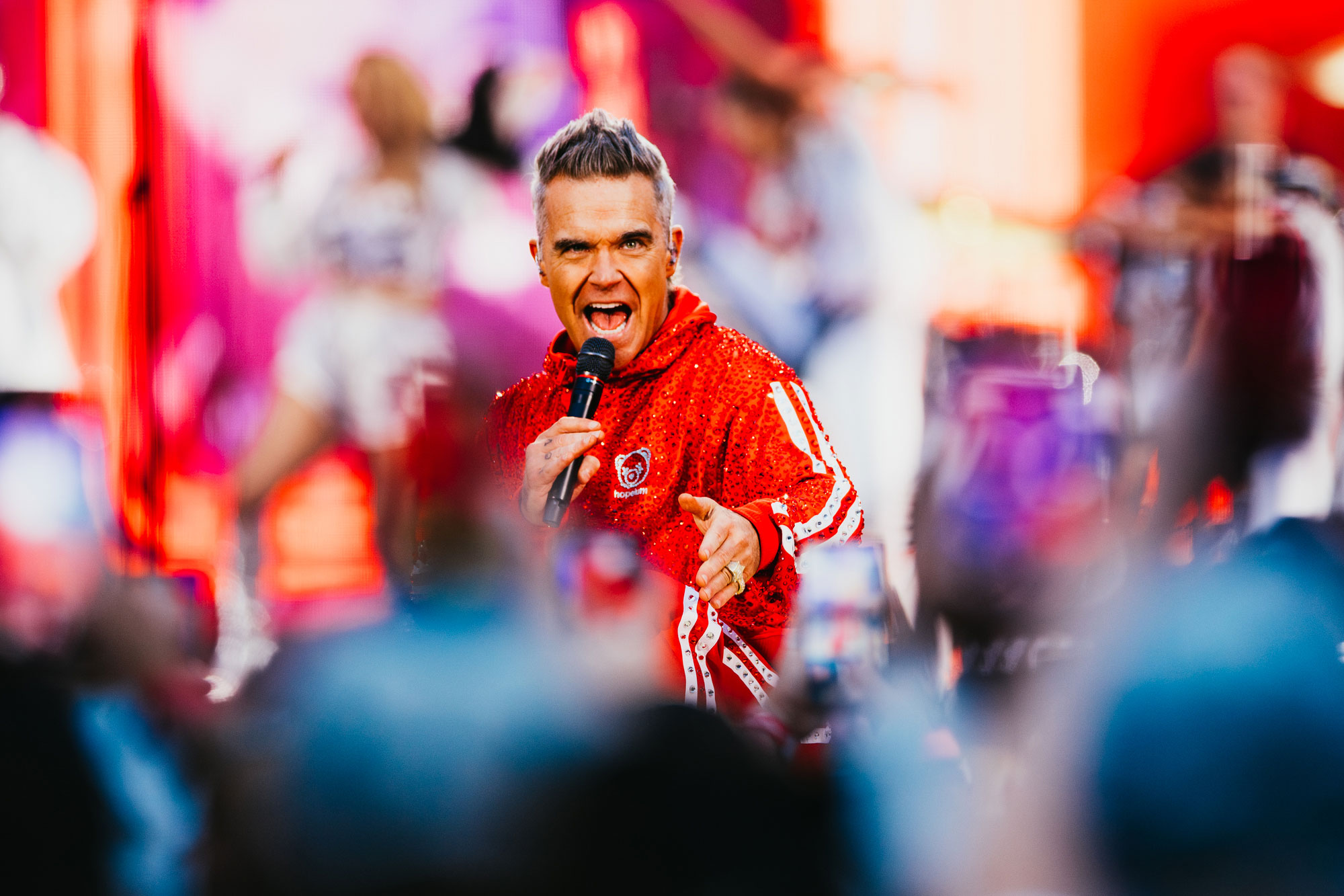 robbie_williams_emirates_stadium_frances